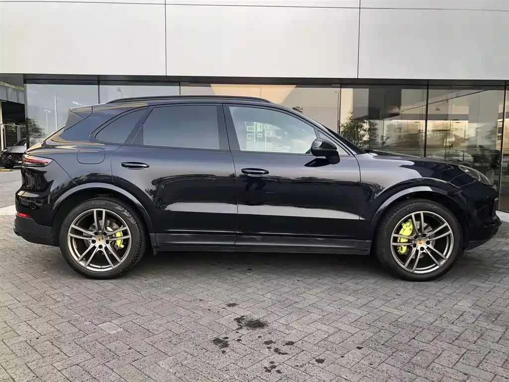 Porsche Cayenne 2019 — фото 6
