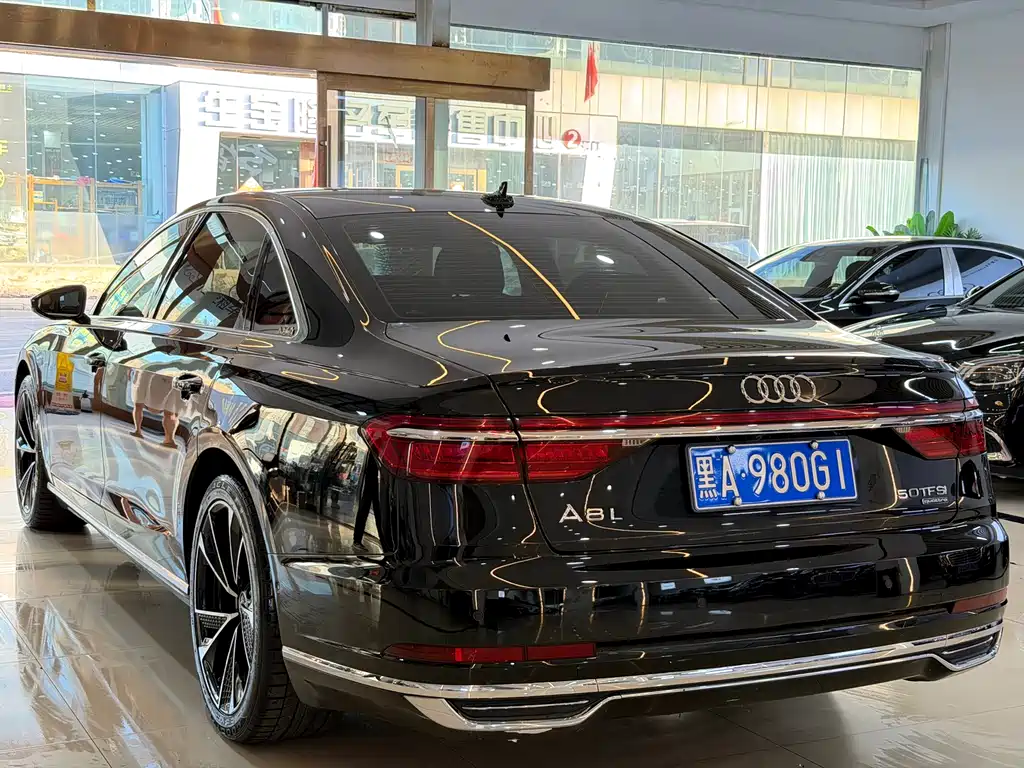 Audi A8 2019 — фото 3