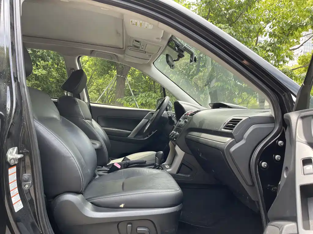 Subaru Forester 2015 — фото 4