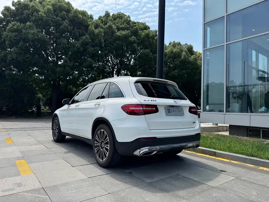 Mercedes-Benz GLC 2018 — фото 16