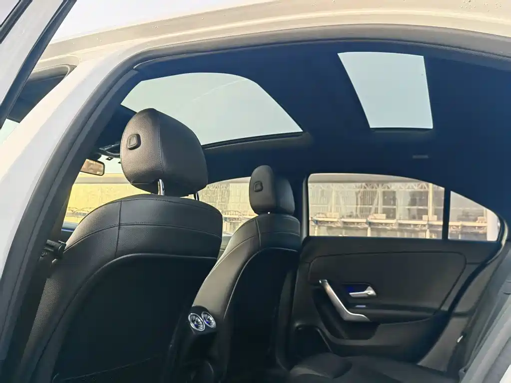 Mercedes-Benz A-Class 2021 — фото 17