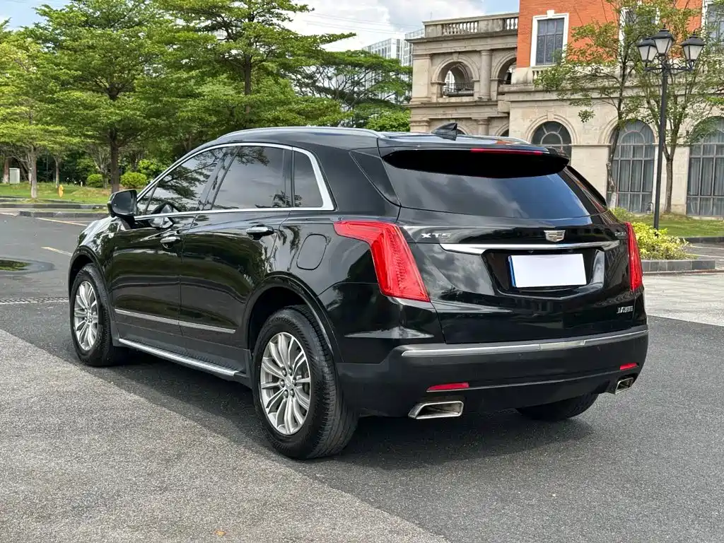 Cadillac XT5 2018 — фото 18