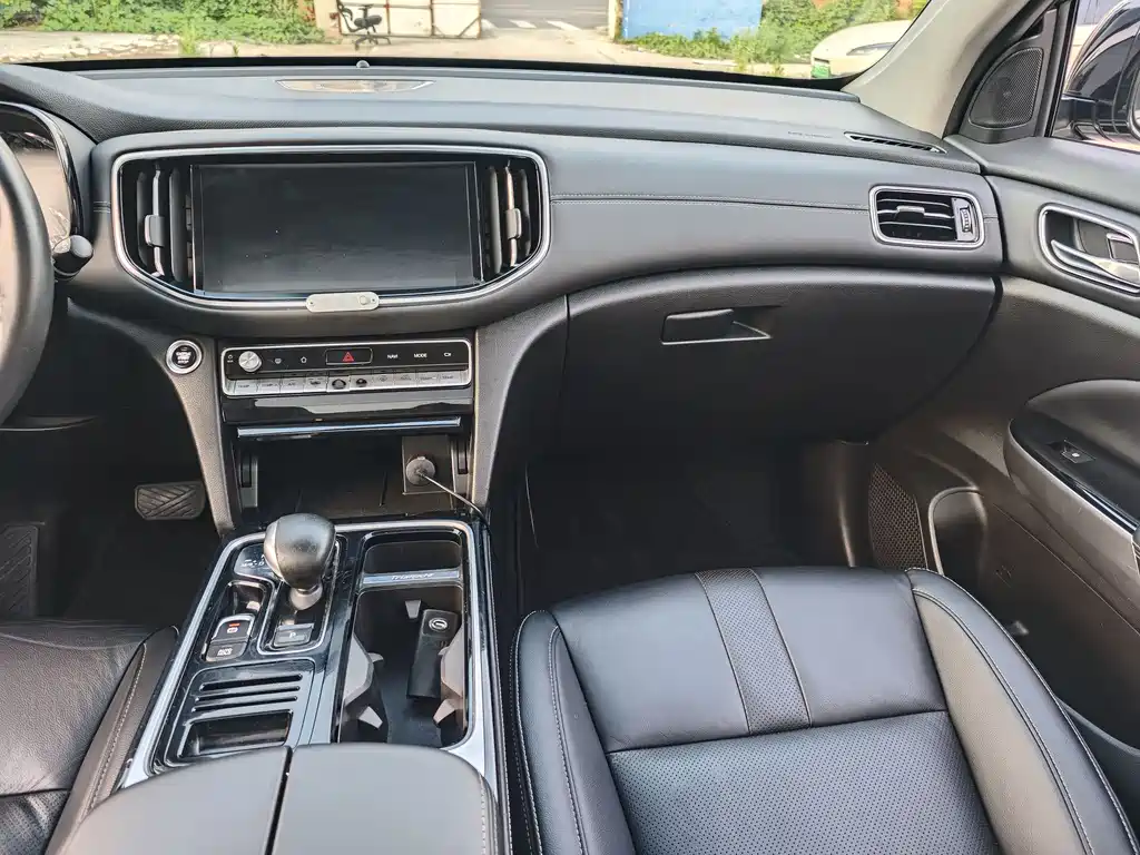 GAC Motor Trumpchi GS8 2019 — фото 9