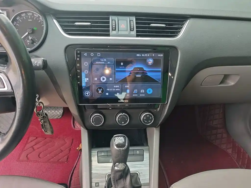 Skoda Octavia 2015 — фото 13