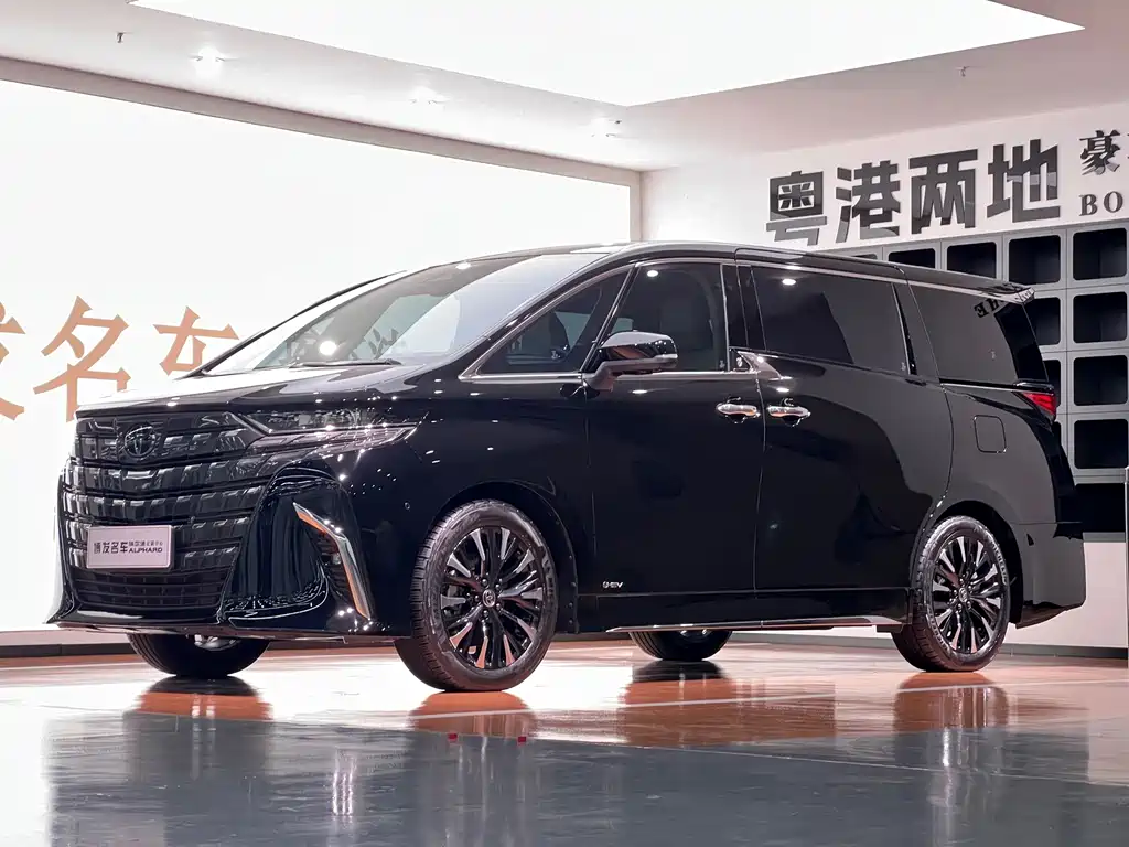 Toyota Alphard 2025 — фото 1