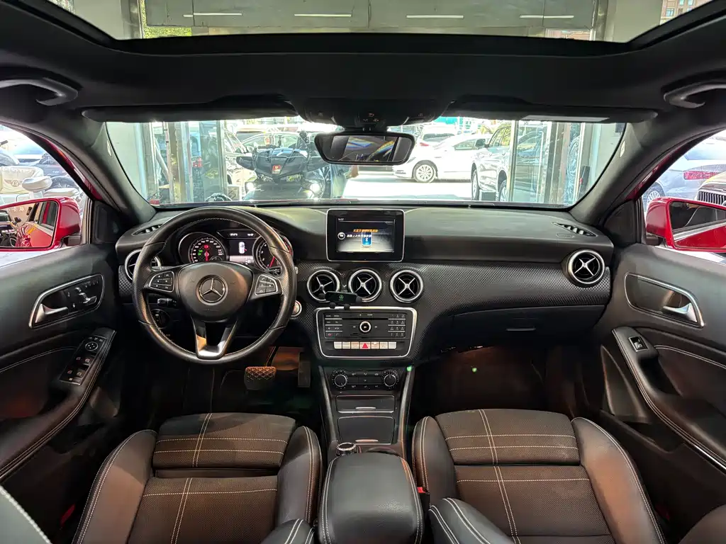 Mercedes-Benz A-Class 2017 — фото 9