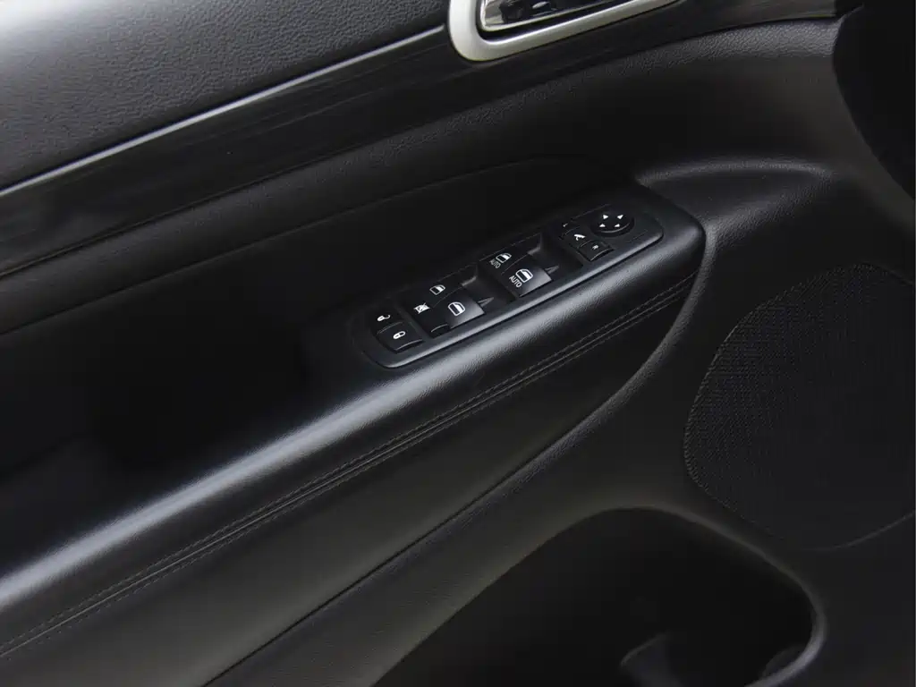 Jeep Grand Cherokee 2020 — фото 11