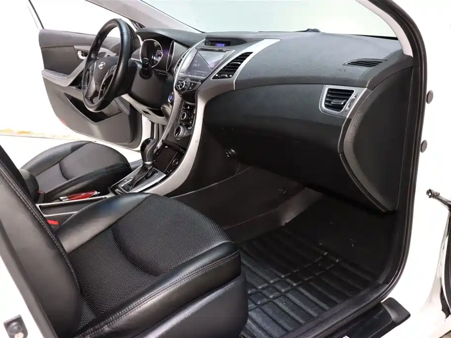 Hyundai Elantra 2017