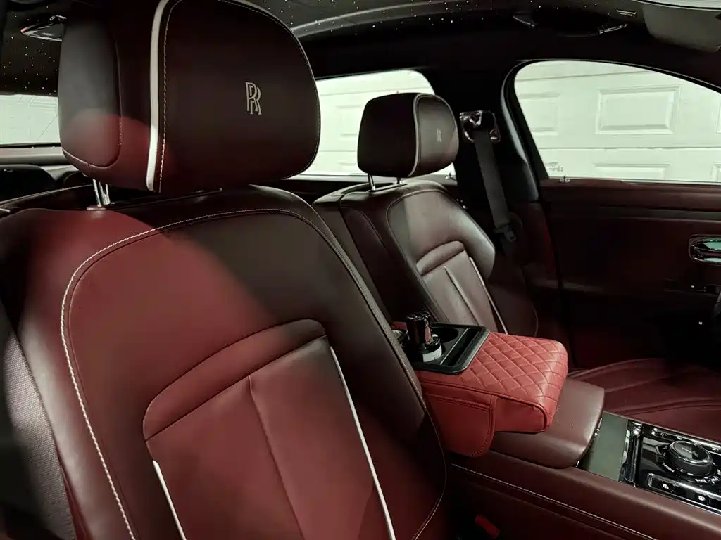 Rolls-Royce Ghost 2021 — фото 15