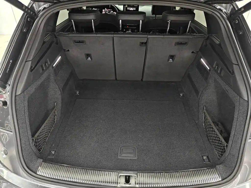 Audi Q5L 2023 — фото 19