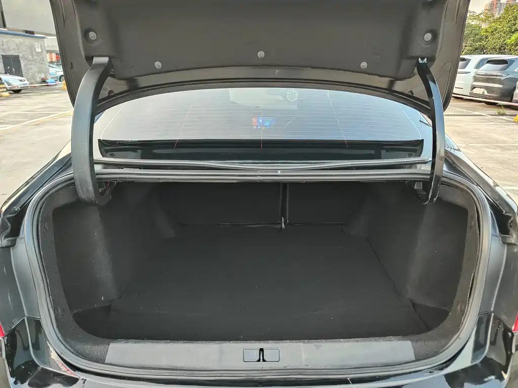 Peugeot 408 2015 — фото 12