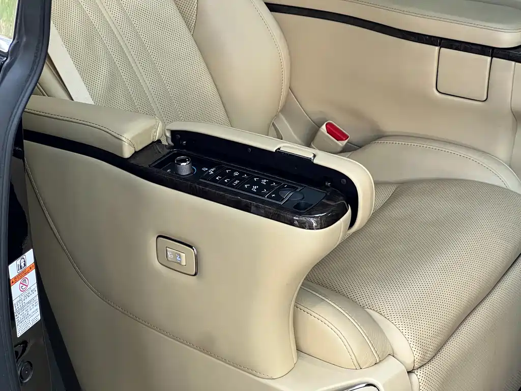 Toyota Vellfire 2019 — фото 12
