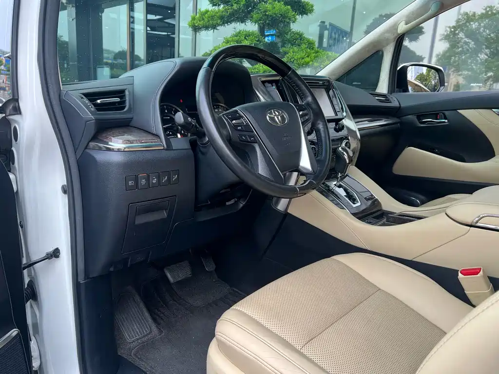 Toyota Alphard 2018 — фото 2