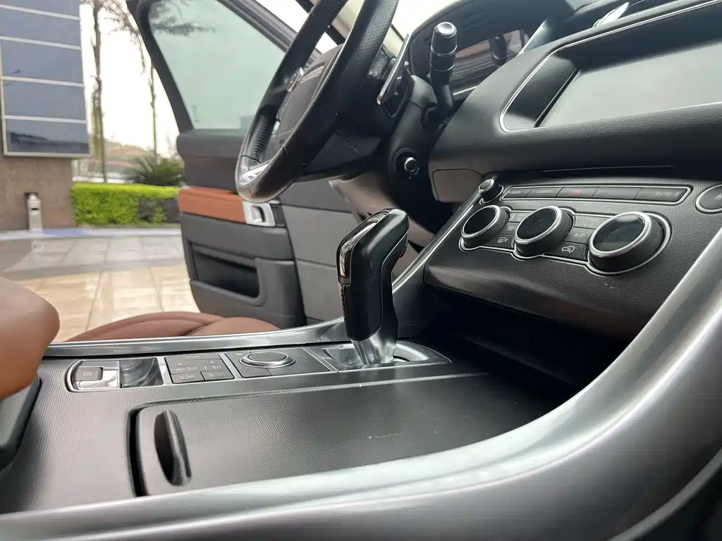 Land Rover Sport 2017 — фото 17