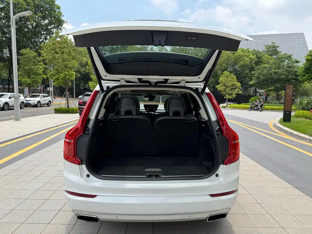 Volvo XC90 2016 — фото 16