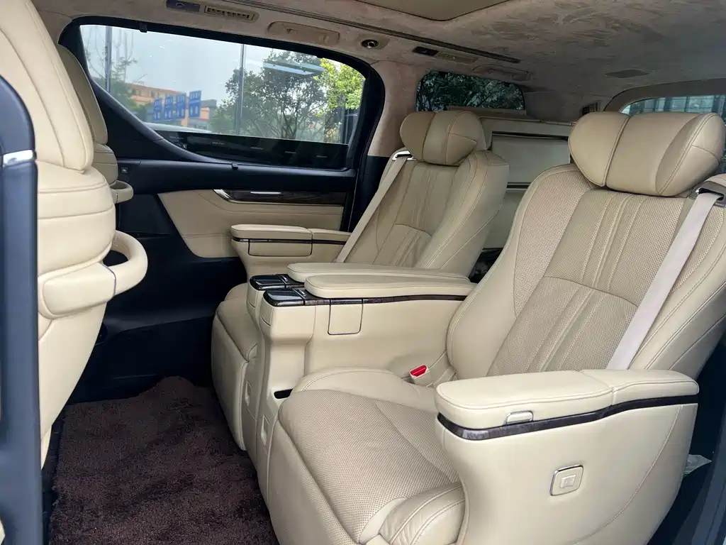 Toyota Alphard 2018 — фото 3