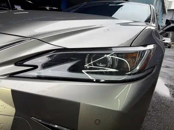 Lexus ES 2024