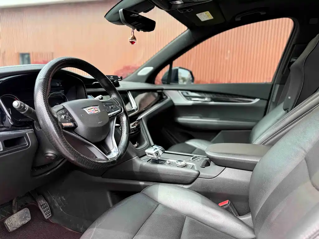 Cadillac XT6 2022 — фото 19