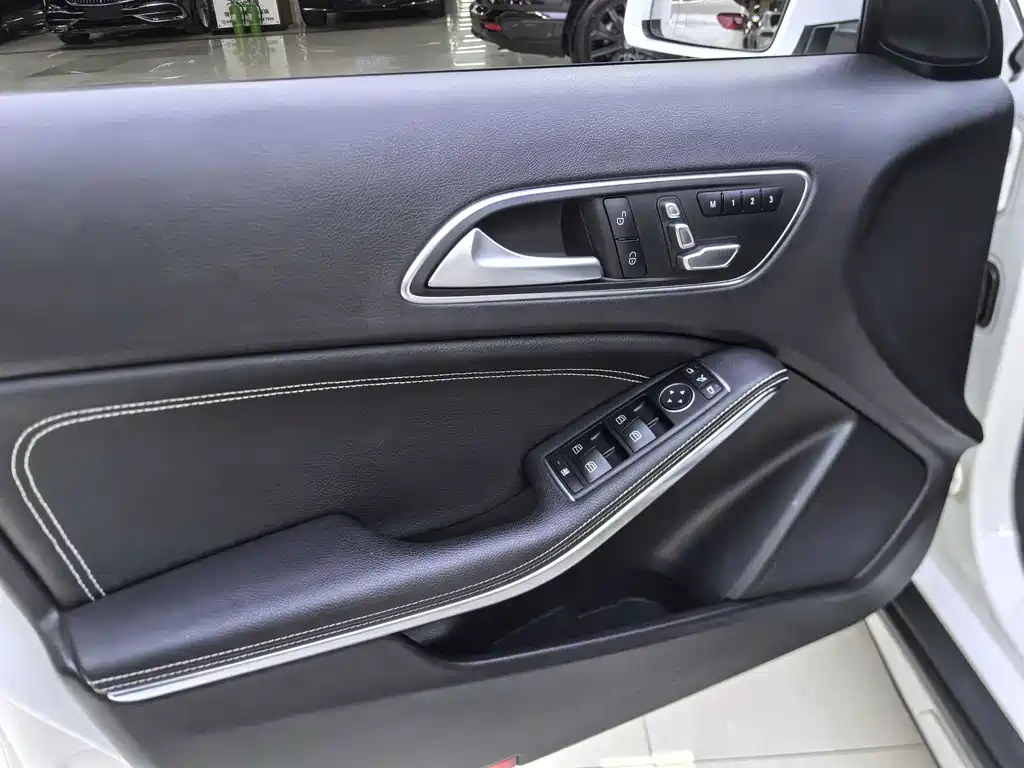 Mercedes-Benz GLA 2018 — фото 4