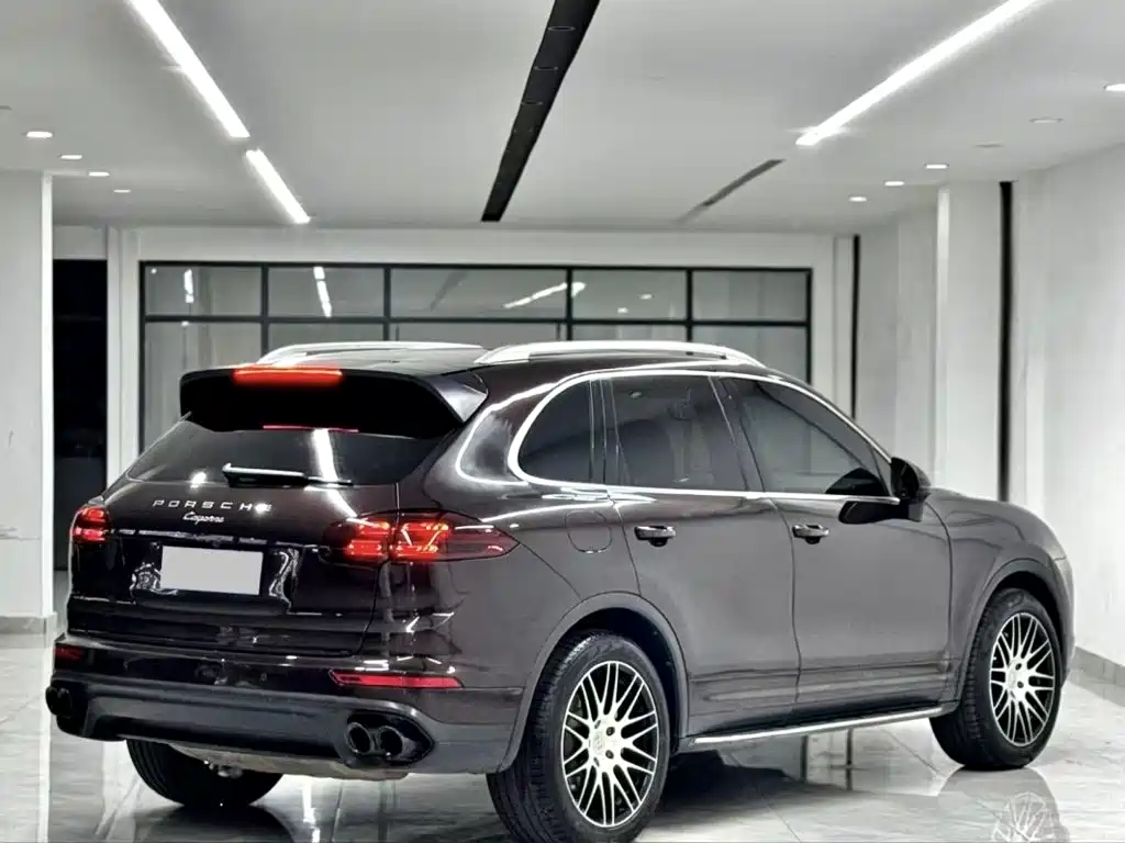 Porsche Cayenne 2017 — фото 9