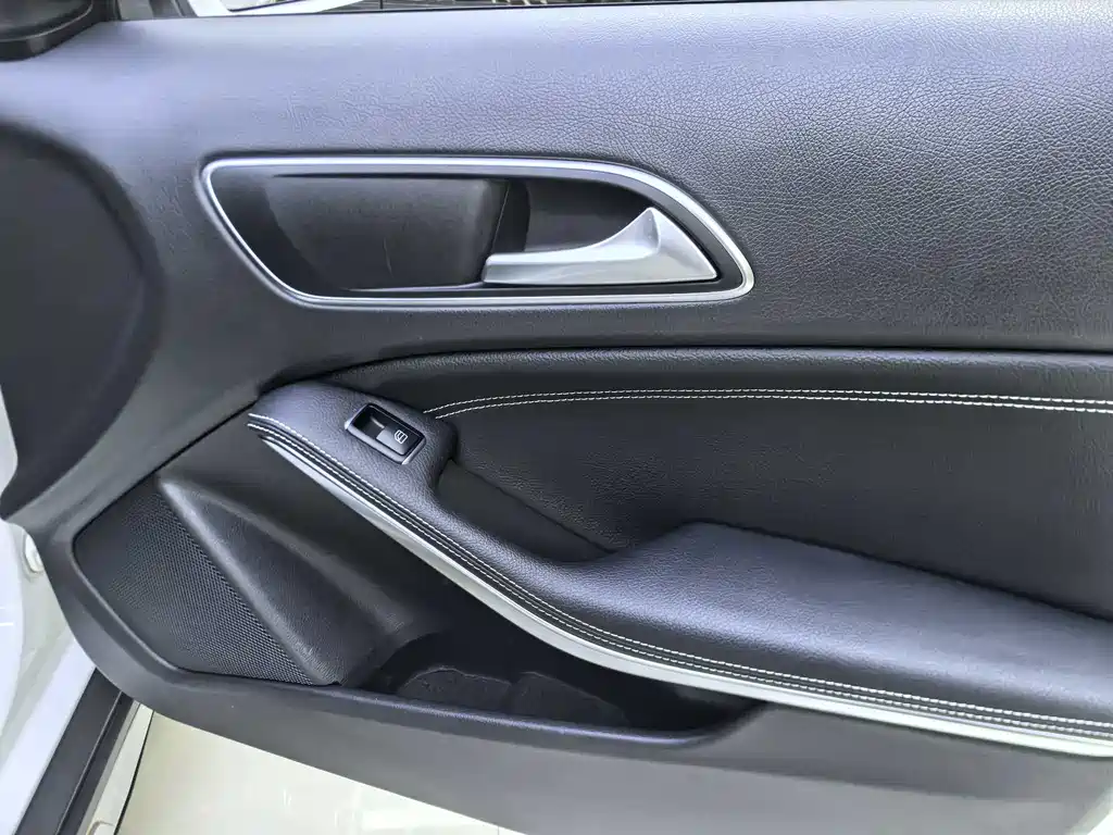 Mercedes-Benz GLA 2018 — фото 20