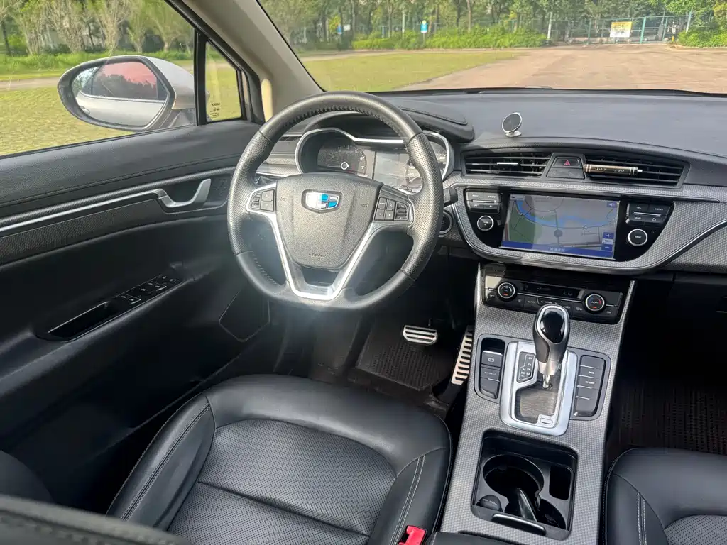 Geely Emgrand GS 2018 — фото 11