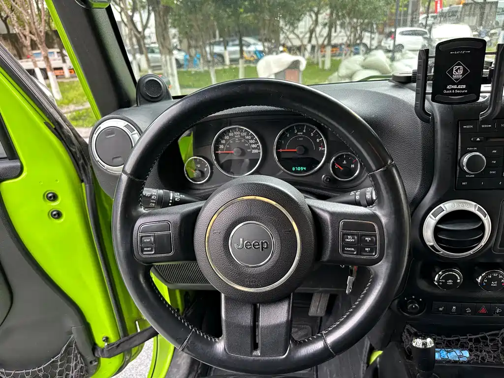 Jeep Wrangler 2013 — фото 14