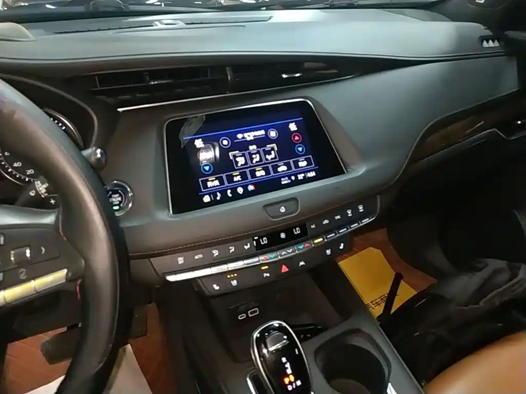 Cadillac XT4 2021 — фото 13