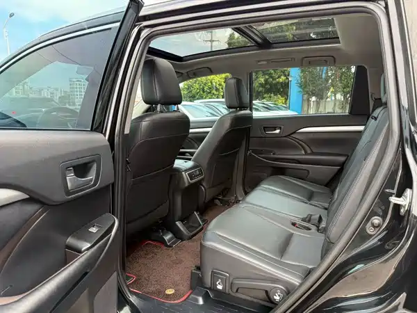 Toyota Highlander 2021