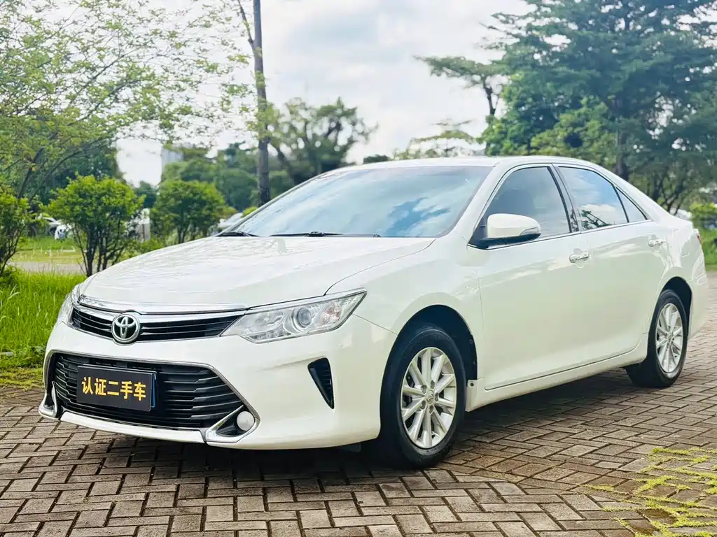 Toyota Camry 2017 — фото 15