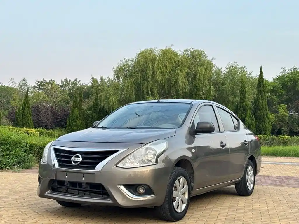 Nissan Sunny 2015 — фото 1