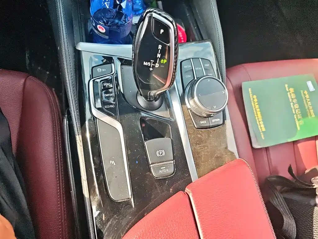BMW 5 Series 2019 — фото 15