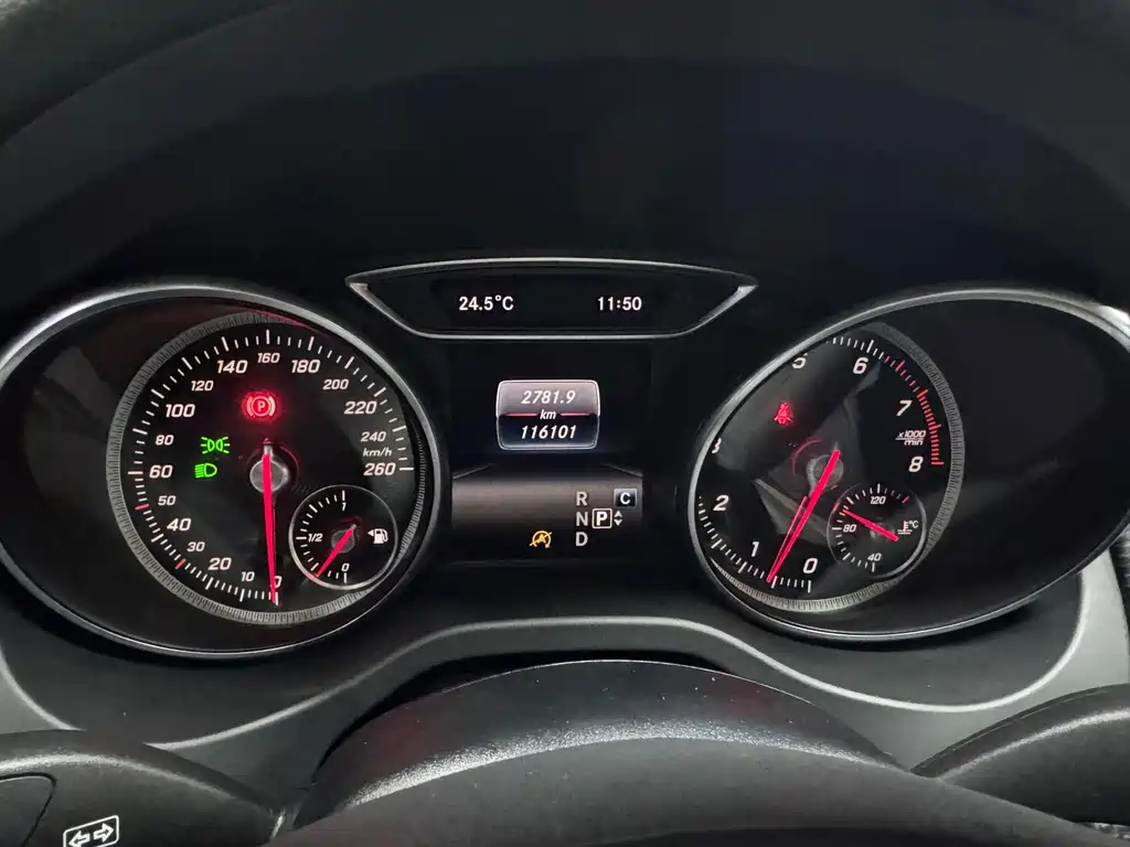 Mercedes-Benz GLA 2018 — фото 15