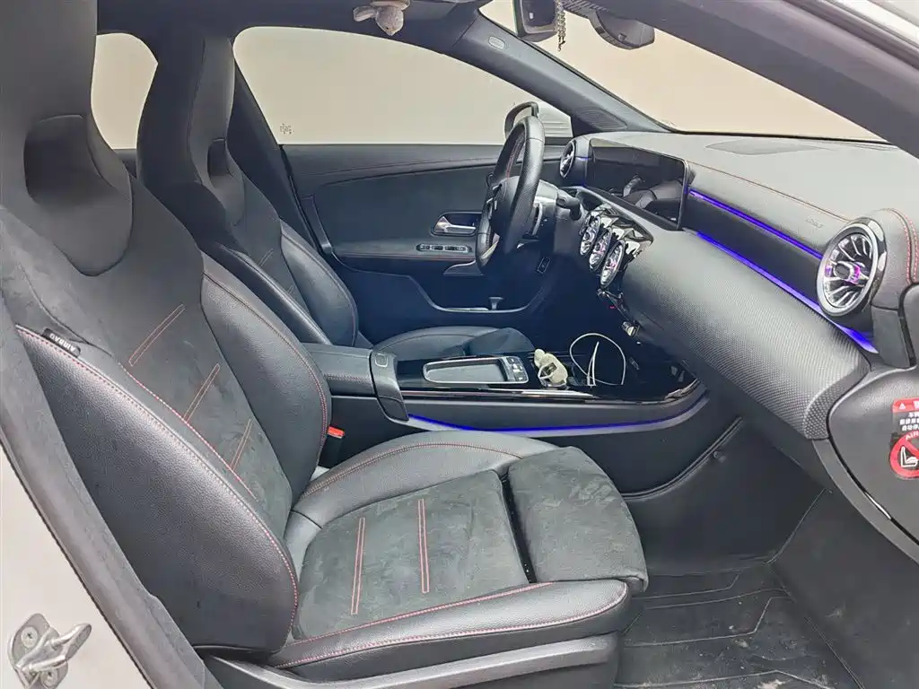 Mercedes-Benz CLA 2025 — фото 11