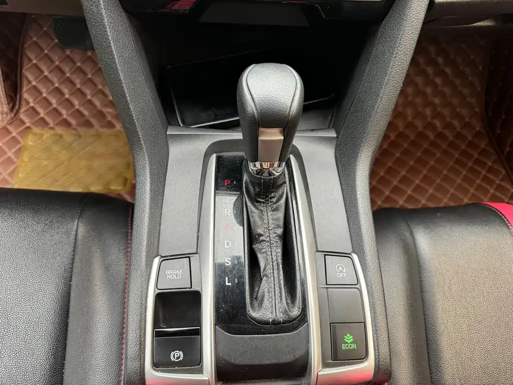Honda Civic 2017 — фото 12