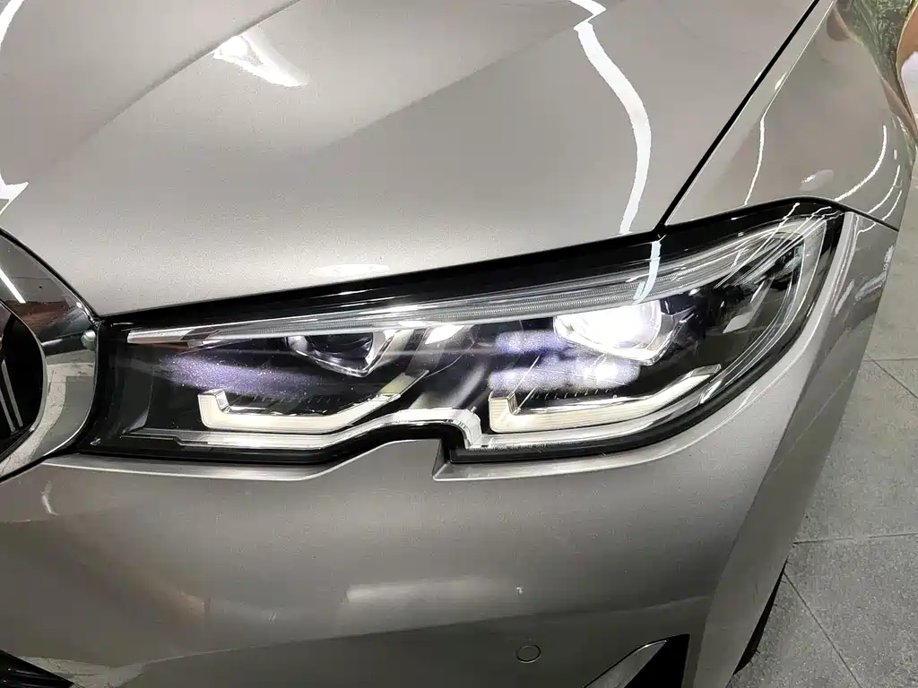 BMW 3 Series 2019 — фото 9