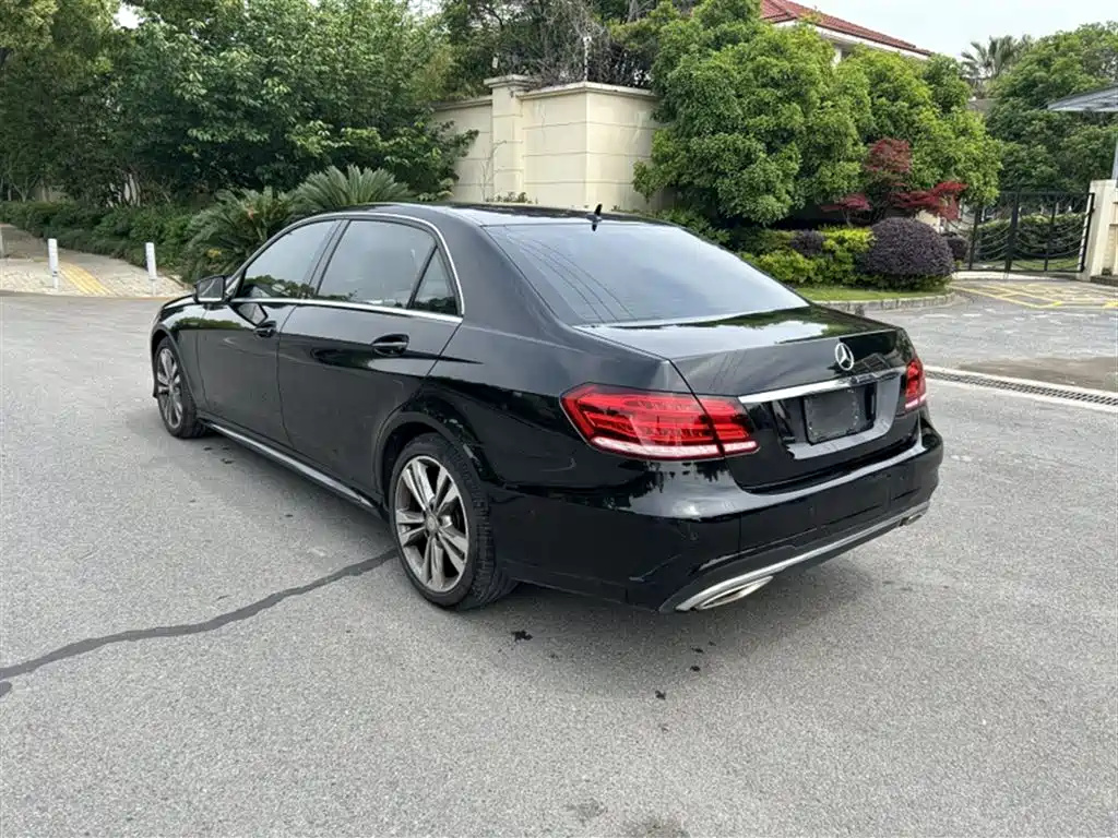 Mercedes-Benz E-Class 2015 — фото 8