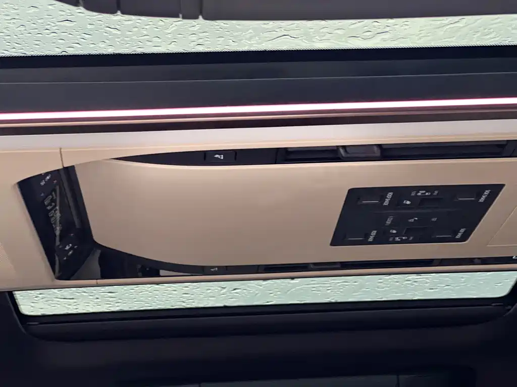 Toyota Alphard 2024 — фото 20