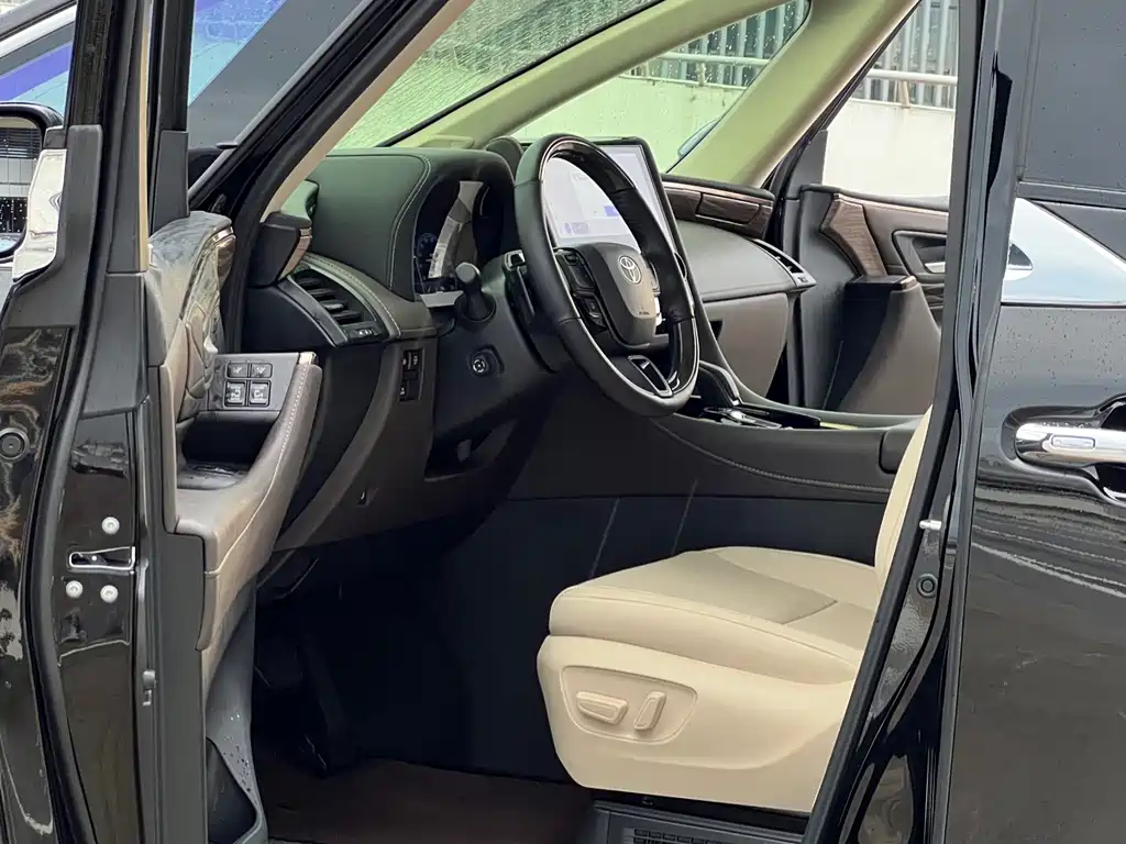 Toyota Alphard 2024