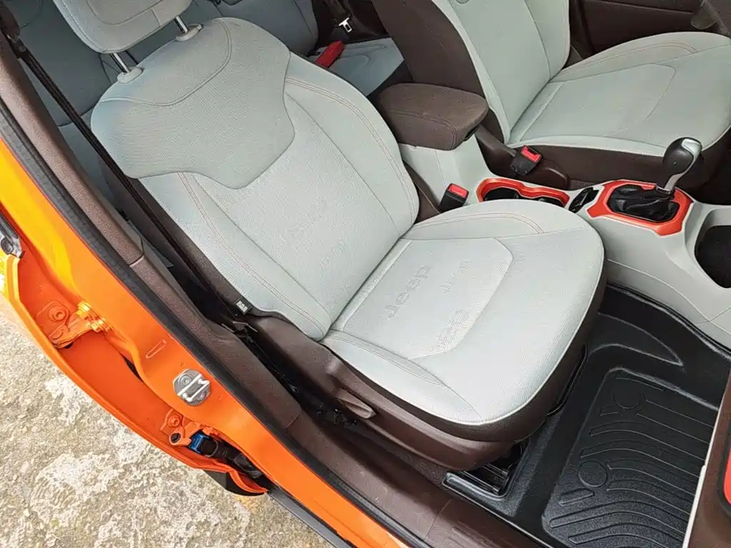 Jeep Renegade 2016 — фото 25