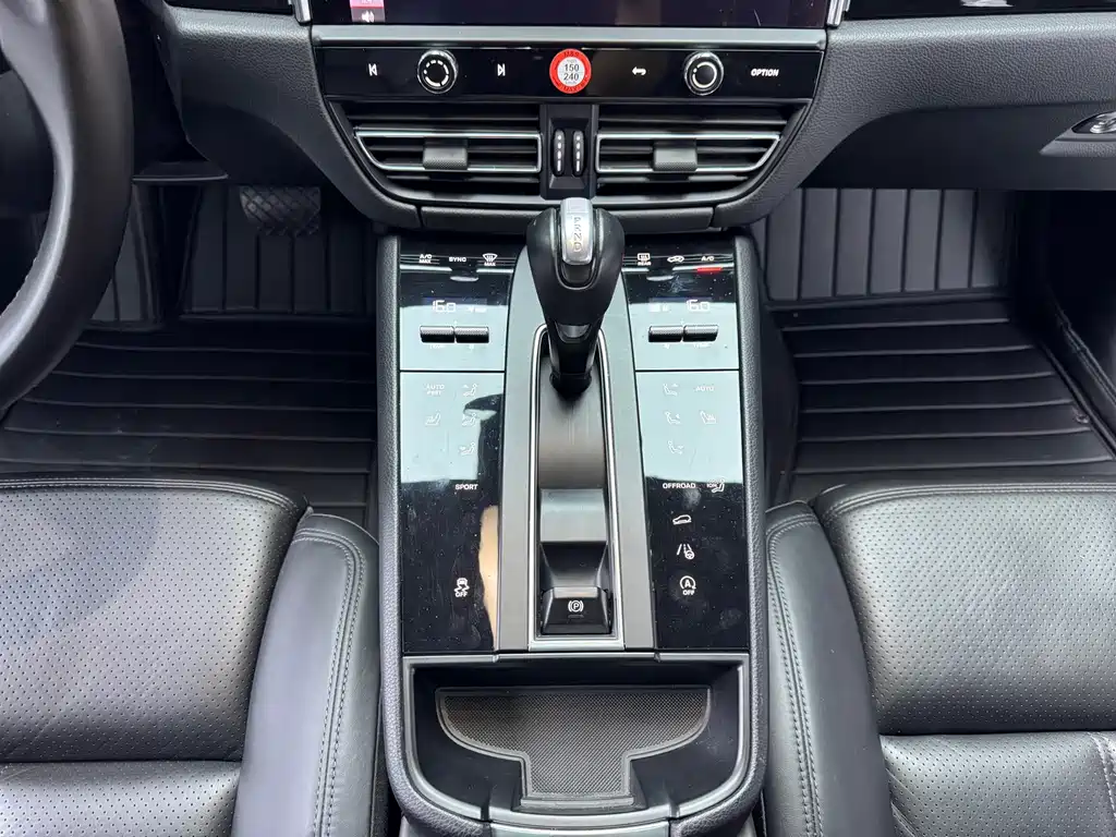 Porsche Macan 2022 — фото 10