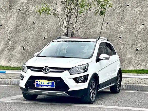 BAIC Shenbao X25 2015