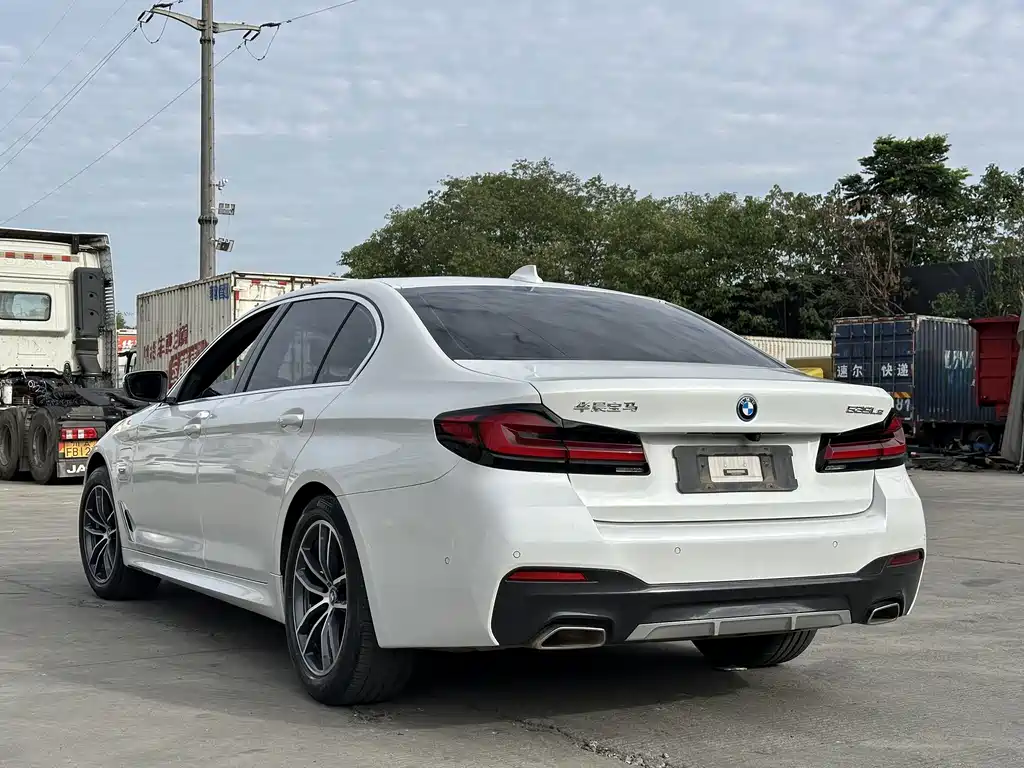 BMW 5 Series New Energy 2022 — фото 3