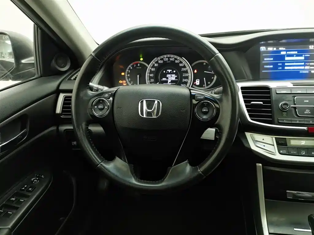 Honda Accord 2014 — фото 11