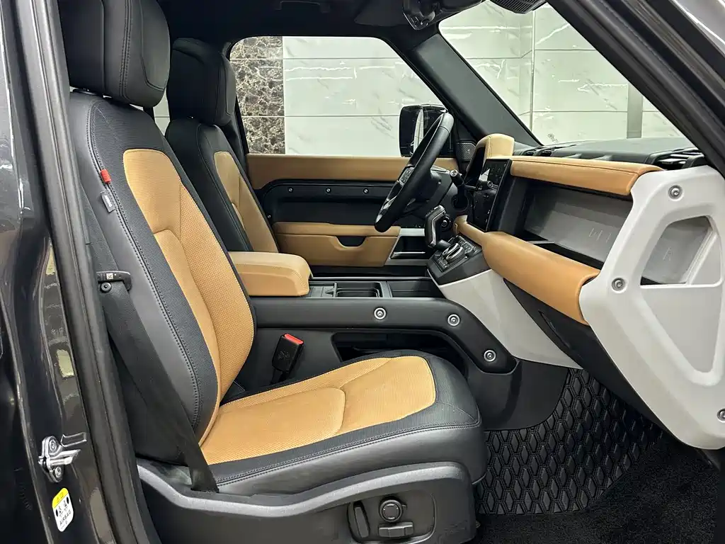 Land Rover Defender 2024 — фото 14
