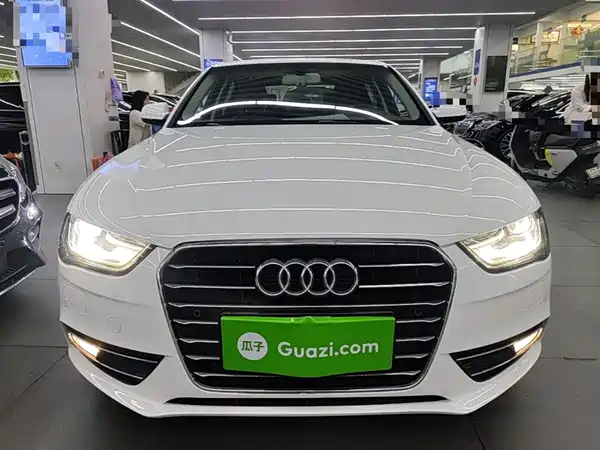 Audi A4L 2016