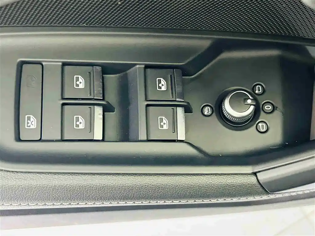 Audi A3 2023 — фото 18