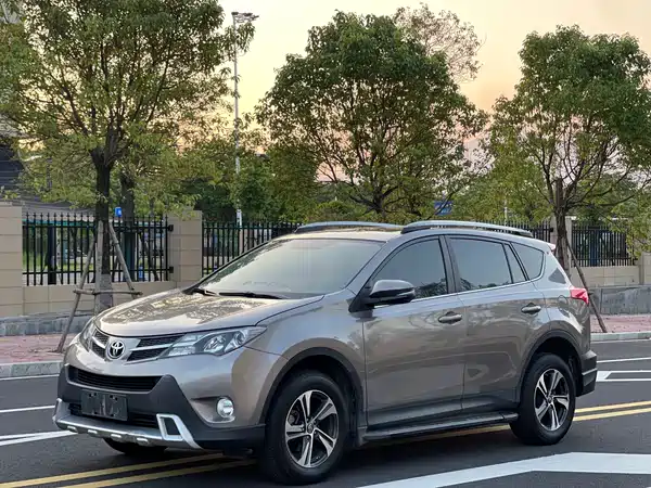 Toyota RAV4 2015