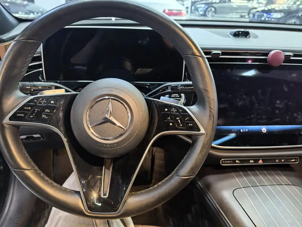 Mercedes-Benz E-Class 2024 — фото 10