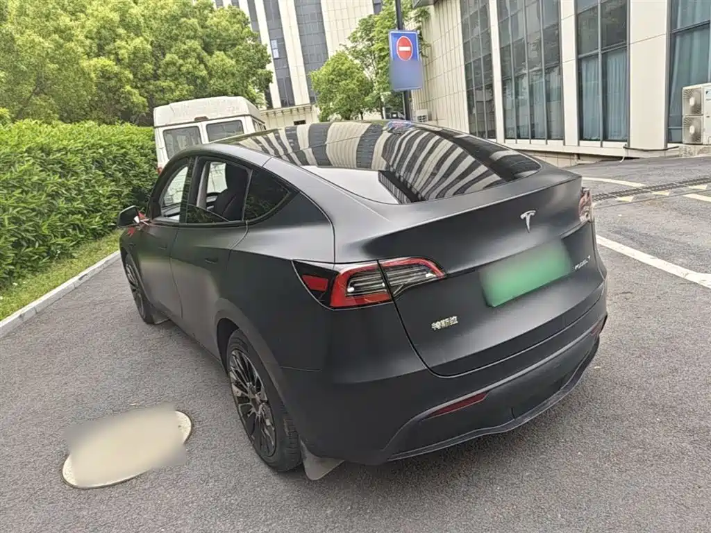 Tesla Model Y 2024 — фото 5